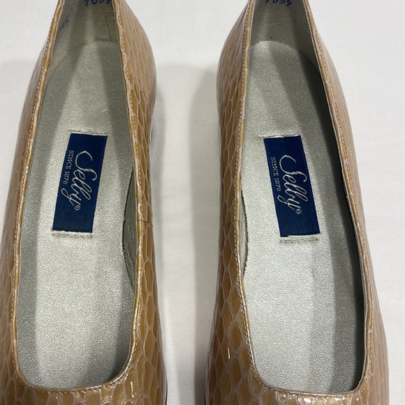 Vintage 1970’s Selly Shoes Faux Yellow Snakeskin with Block Heel Size 8.5 - Picture 7 of 10